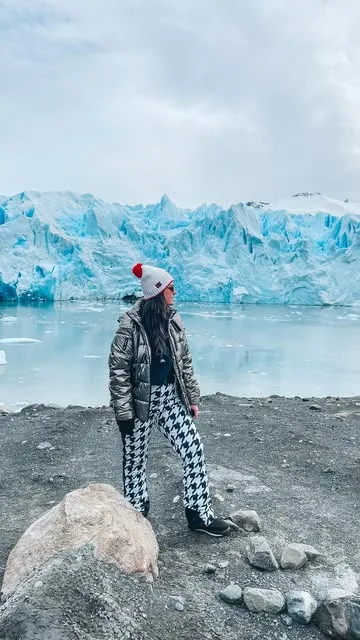 Viajante no Perito Moreno